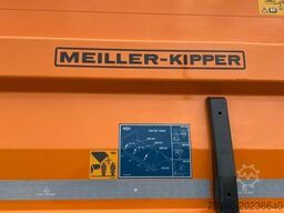 MERCEDES-BENZ 2235 Arocs 4x4 Kipper Winterdienst /nur 20 tkm