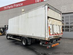 Renault M 180