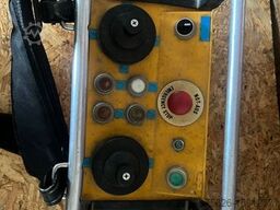 MERCEDES-BENZ 814 Dachdeckerkran Klaas 28-7 28Meter Fernbedien