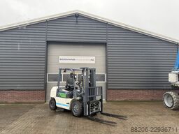 EUROTRAC FE30 ECO heftruck NIEUW met vorkenverspreider
