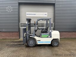 EUROTRAC FE30 ECO heftruck NIEUW met vorkenverspreider