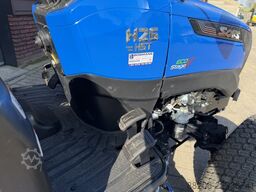 SOLIS 26 HST minitractor NIEUW met middenmaaidek