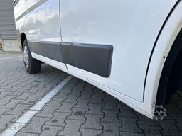 Peugeot Boxer 330 2.2 HDI L1H1 Premium / 204 dkm / 9 Se...