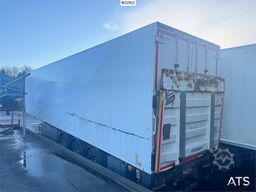 HFR box semi-trailer with refrigeration/freezer unit
