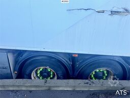 HFR box semi-trailer with refrigeration/freezer unit