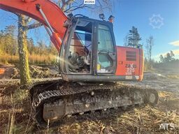 Hitachi ZX225USRLC-3 crawler excavator with rototilt and 2