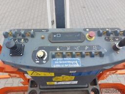 JLG 800AJ