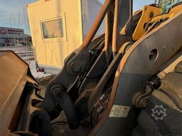 Volvo L110F wheel loader with bucket