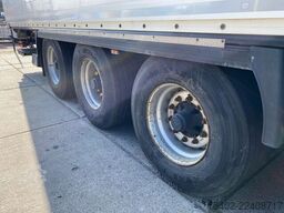 Krone N/A SD / Closed Box / Dhollandia / 1x Lift Axle
