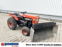 Hako V 490 mit Schneeschild und Ketten