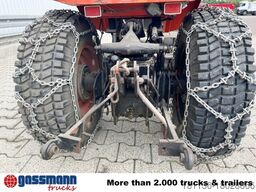 Hako V 490 mit Schneeschild und Ketten