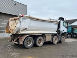 MERCEDES-BENZ Arocs 3242 8x4 4 Achs Muldenkipper Carnehldeutsc