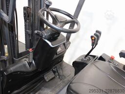 Hyundai 16 B-9