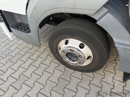MERCEDES-BENZ 818 L 5 m Koffer LBW 1t 2,5 t NL Klima 2 xKamera