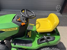 JOHN-DEERE X107 zitmaaier / tuintractor NIEUW