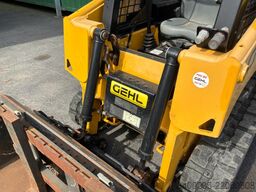 Gehl RT105