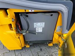 JUNGHEINRICH EFG 215 / Triplex: 4.25m! / SS / nur 2.184h!