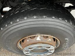 Renault Kerax 370 6x4 - Spring/Spring - Hub reduction -...