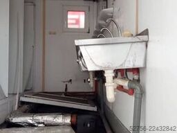  Sanitärcontainer