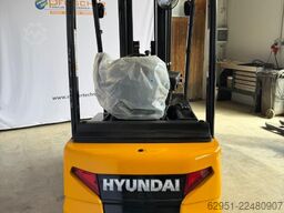 Hyundai 20B-9