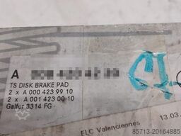 Mercedes Set remblokken mercedes sprinter w909 a0084204220