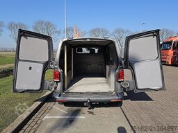 VOLKSWAGEN TRANSPORTER 2.0 TDI L2H1 BULLI Cockpit !