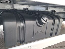 DAF XB 230 4X2 FA DC 12t - Paccar Body Koffer