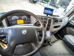 VOLVO FL 260 (13.5t) +DHOLLANDIA 2T