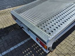 Universal LAADBAK AUTOAMBULANCE LENGTE 4.85 METER + ELEKT...