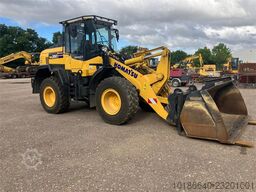 Komatsu WA200-8E0