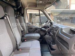 NISSAN NV400