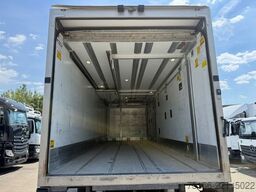 MERCEDES-BENZ ANTOS 2535 L Kühloffer 8,45 m LBW 2 T*Lenkachse