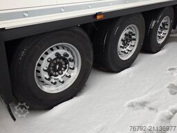 SCHMITZ CARGOBULL SKO 24/L V7 Doppelst./Trennwand vorber./617 Std.