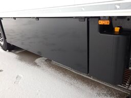 SCHMITZ CARGOBULL SKO 24/L V7 Doppelst./Trennwand vorber./617 Std.