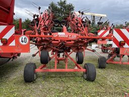 Kuhn GF10802 TGII aufgesattelt