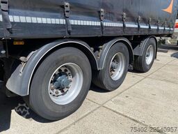 Pacton / Hard-Wood Floor / Steering Axle / 1x Lift Axl...