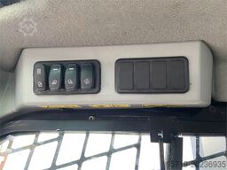 CAT 226 D3 (5867)