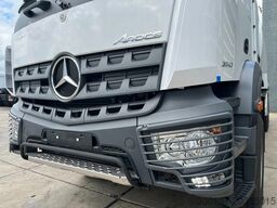 Mercedes-Benz Arocs 3340 6x4 Water Tank Truck