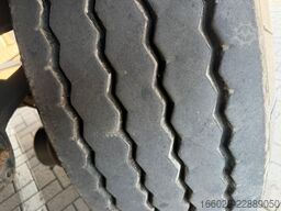 KRONE Profi Liner Schiebeplane mit Liftachse