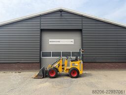 KNIKMOPS 130 minishovel BJ 2024 €490 LEASE