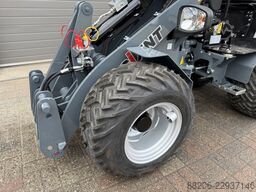 GIANT G2300 X-TRA HD minishovel NIEUW €475 LEASE