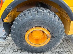 VOLVO A25G Dumper 10.137 h Baujahr 2021