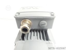 SEW-EURODRIVE Eurodrive R17F DRS71M4 / TH  Getriebemotor SN: 01.1971210703.0008.14
