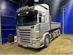 Scania R560 brøyterigget krokbil m / 20 T krok og kasse.