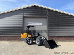 GIANT G2700 X-TRA HD + minishovel prijs vriendelijk €725 LEASE