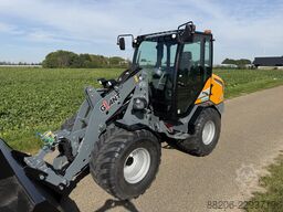 GIANT G3500 shovel 2026 77 uur DEMO €899 LEASE