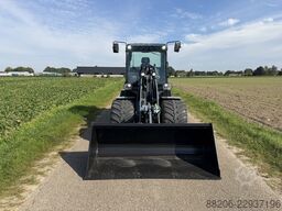 GIANT G3500 shovel 2026 77 uur DEMO €899 LEASE