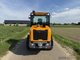 GIANT G3500 shovel 2026 77 uur DEMO €899 LEASE