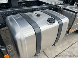 Mercedes-Benz Actros 3348 S 6x4 Tractor Head