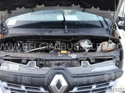 Renault Master / 5.6m / Lift / Manual